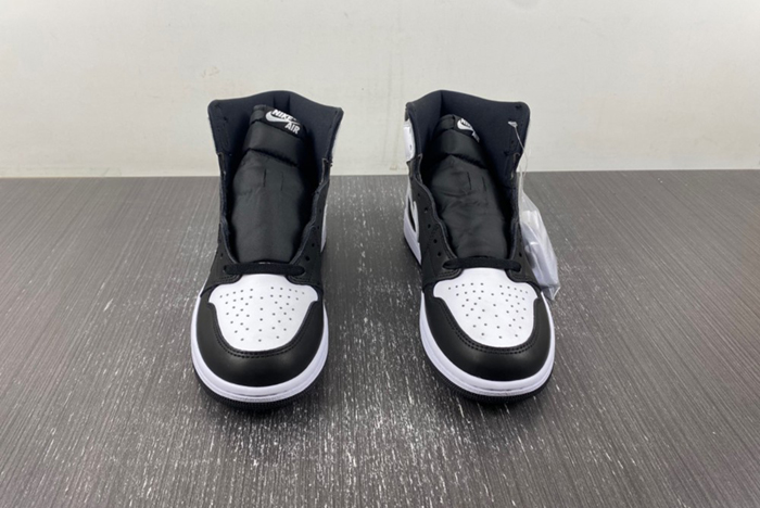 Air Jordan 1 High OG “Reverse Panda”  DZ5485-010