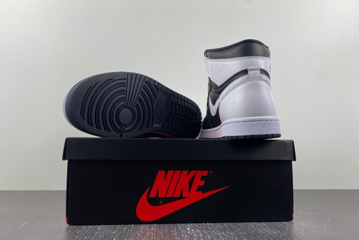 Air Jordan 1 High OG “Reverse Panda”  DZ5485-010