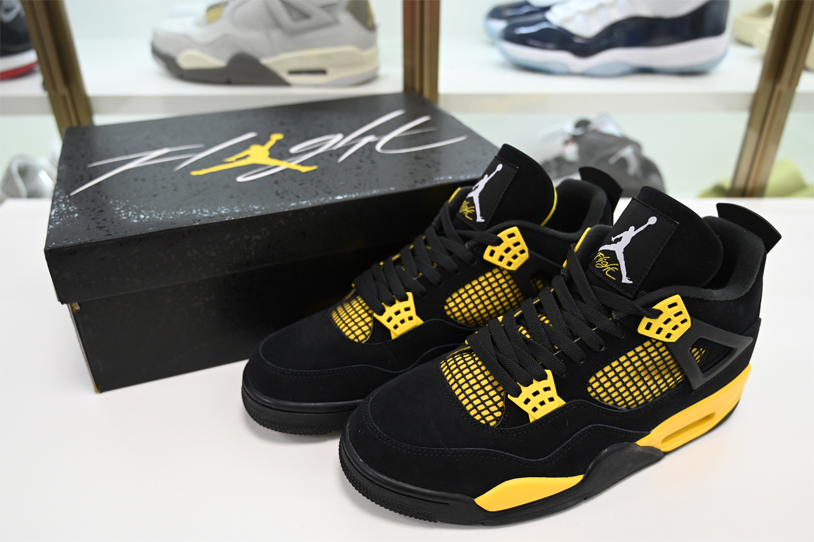 Air Jordan 4 Thunder DH6927-017