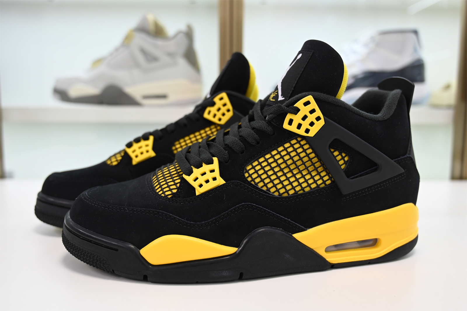 Air Jordan 4 Thunder DH6927-017