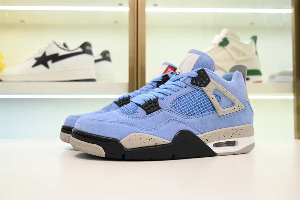 AIR JORDAN 4 “UNIVERSITY BLUE” CT8527-400