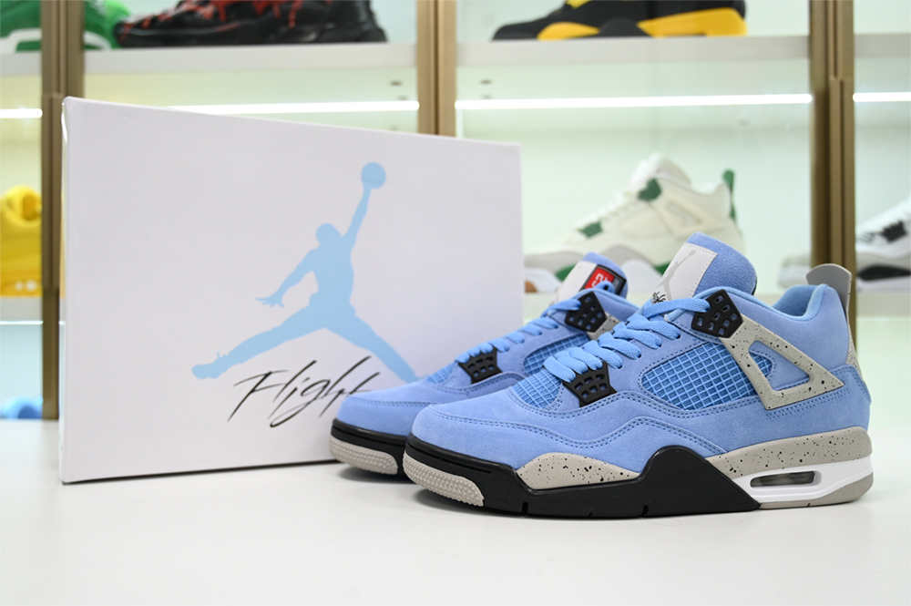 AIR JORDAN 4 “UNIVERSITY BLUE” CT8527-400