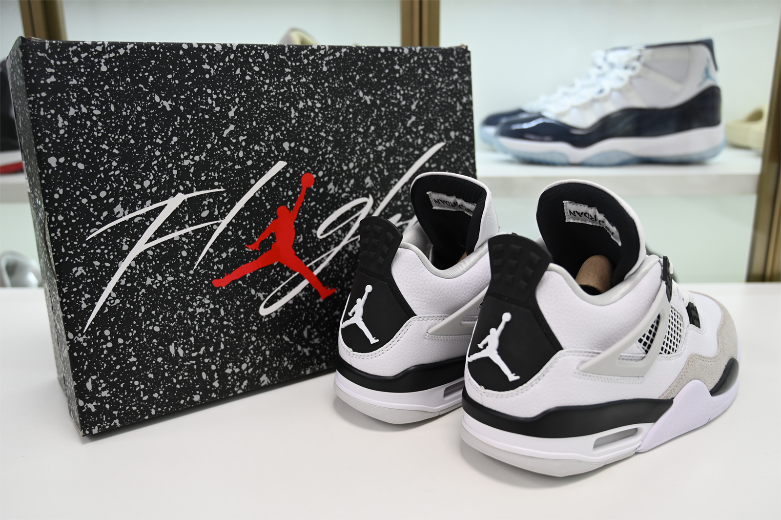 Jordan 4 Retro Military Black DH6927-111