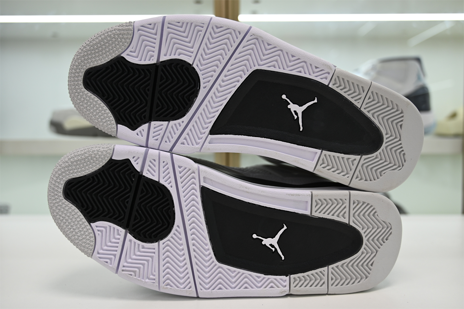 Jordan 4 Retro Military Black DH6927-111