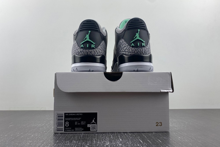 Air Jordan 3 “Green Glow”  CT8532-031
