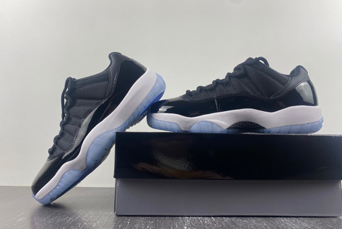 Air Jordan 11 “Space Jam“  ”FV5104-004