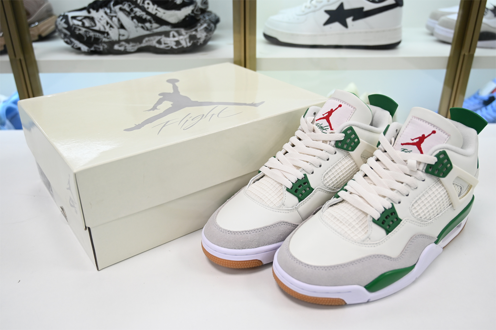 Nike SB x Air Jordan 4 ‘Pine Green’  DR5415-103