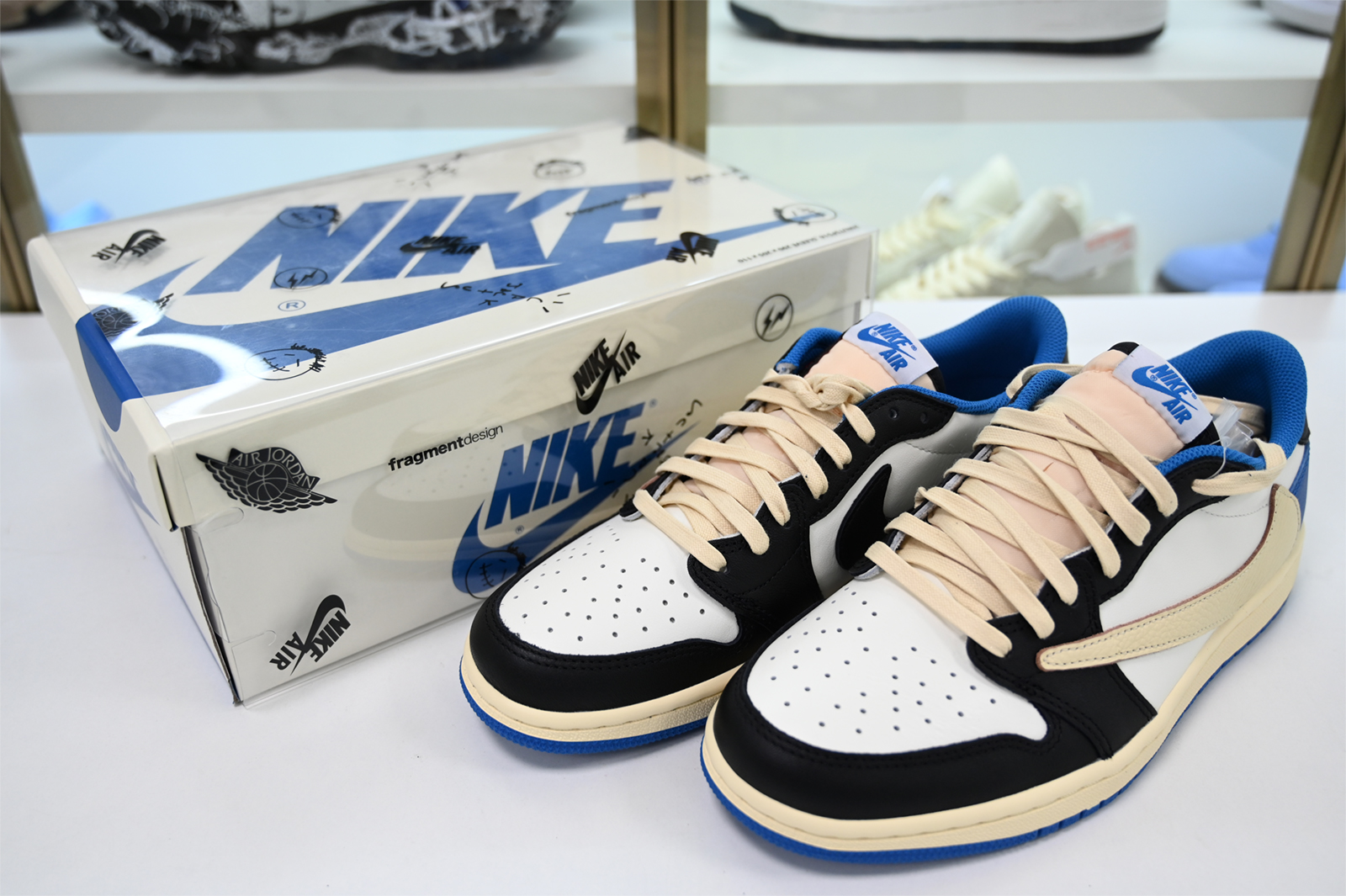 Travis Scott x Fragment x Air Jordan 1 Low DM7866-140