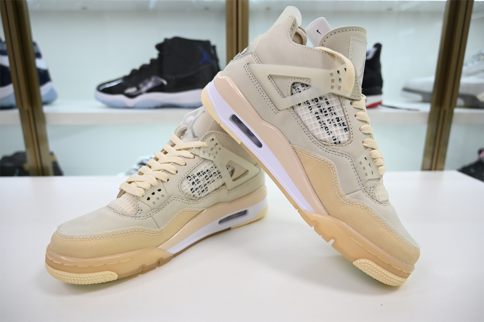 Air Jordan 4 RETRO x Off-White   CV9388-100