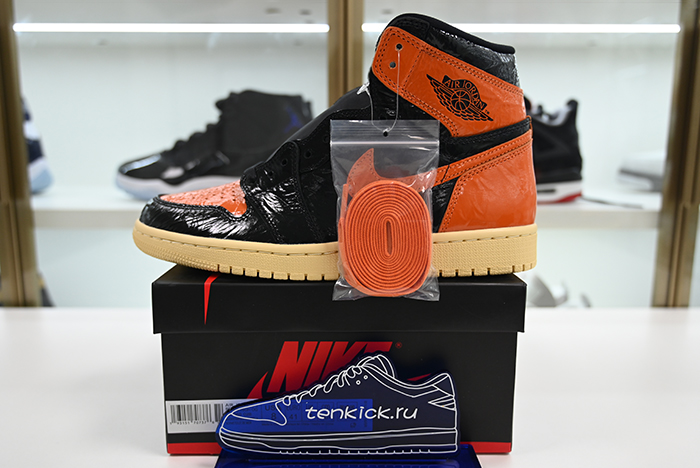 AIR JORDAN 1 SHATTERED BACKBOARD 3.0 555088-028