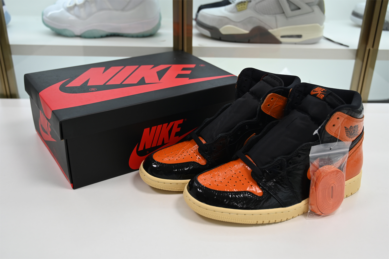 AIR JORDAN 1 SHATTERED BACKBOARD 3.0 555088-028