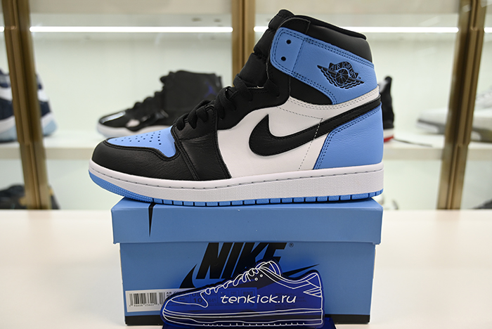 Jordan 1 Retro High OG UNC Toe DZ5485-400