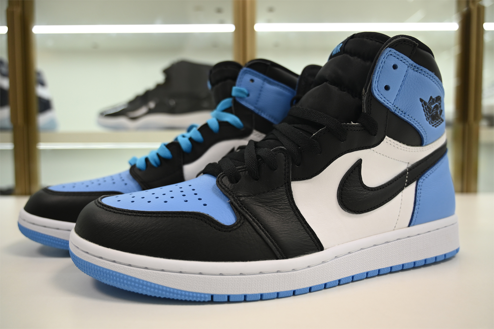 Jordan 1 Retro High OG UNC Toe DZ5485-400