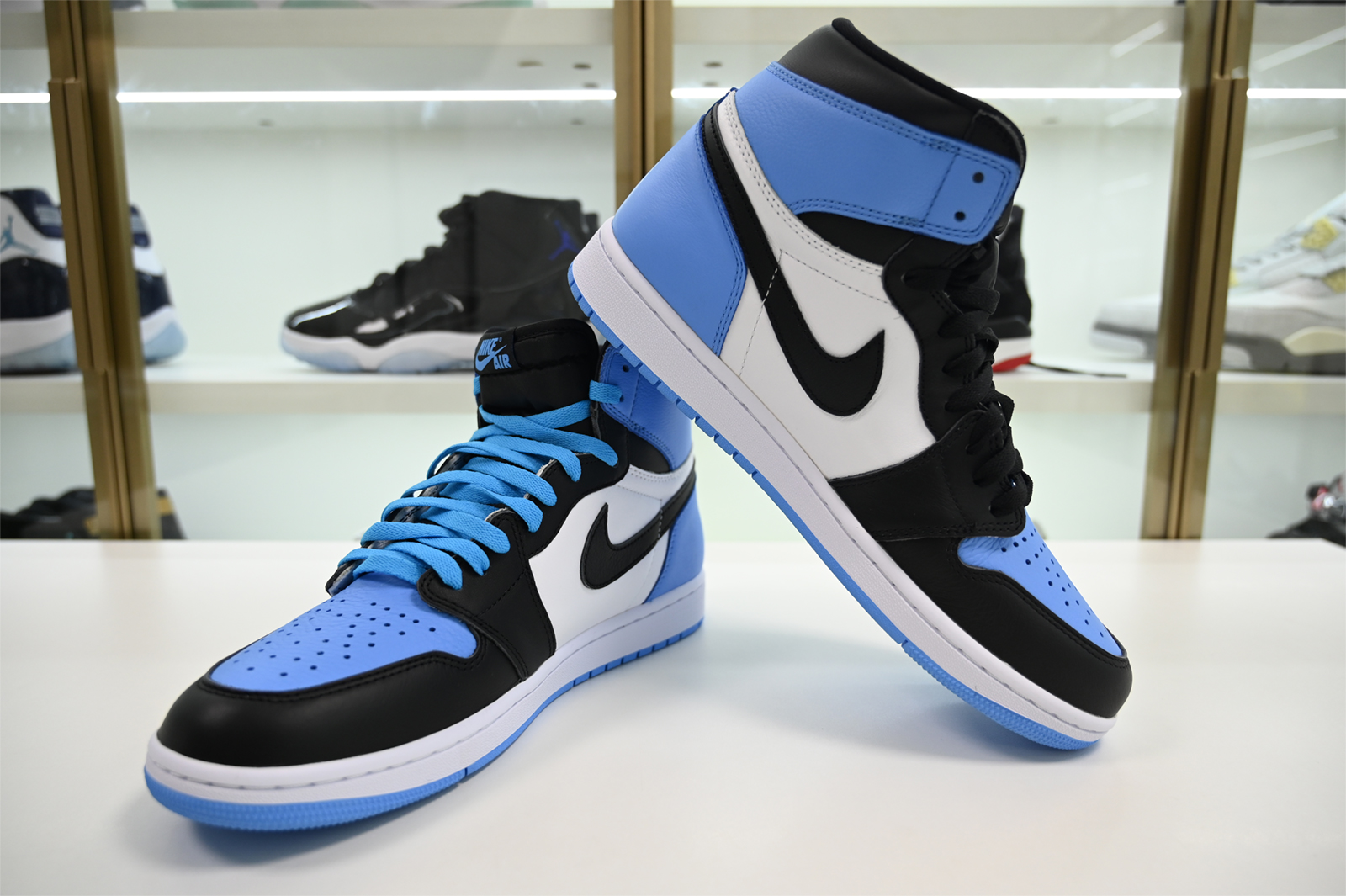 Jordan 1 Retro High OG UNC Toe DZ5485-400