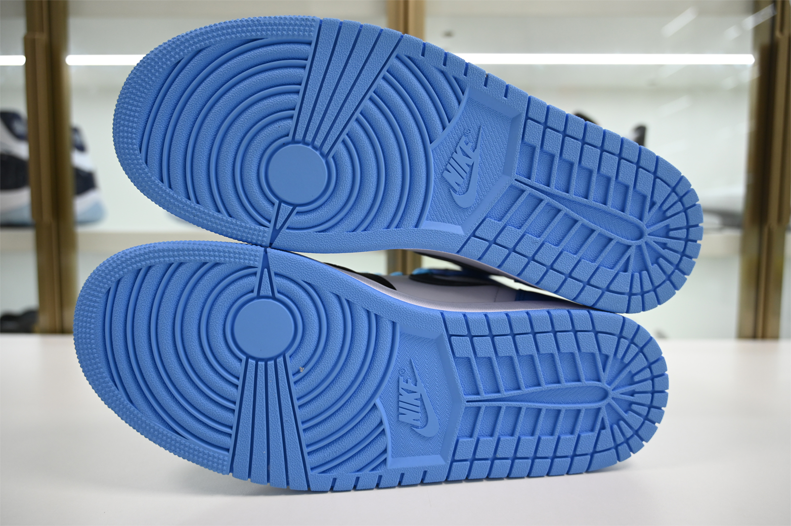 Jordan 1 Retro High OG UNC Toe DZ5485-400