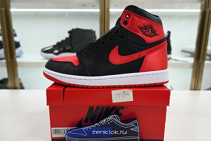 Air Jordan 1 High OG WMNS “Satin Bred”  FD4810-061