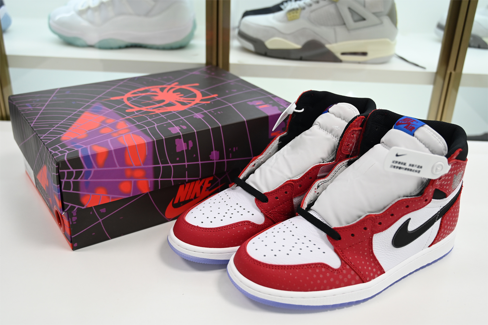Jordan 1 Retro High Spider-Man Origin Story - 555088-602