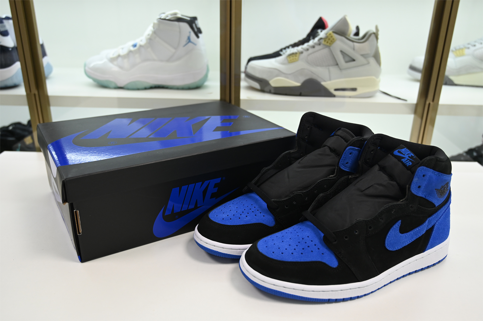Air Jordan 1 High OG “Royal Reimagined”  DZ5485-042