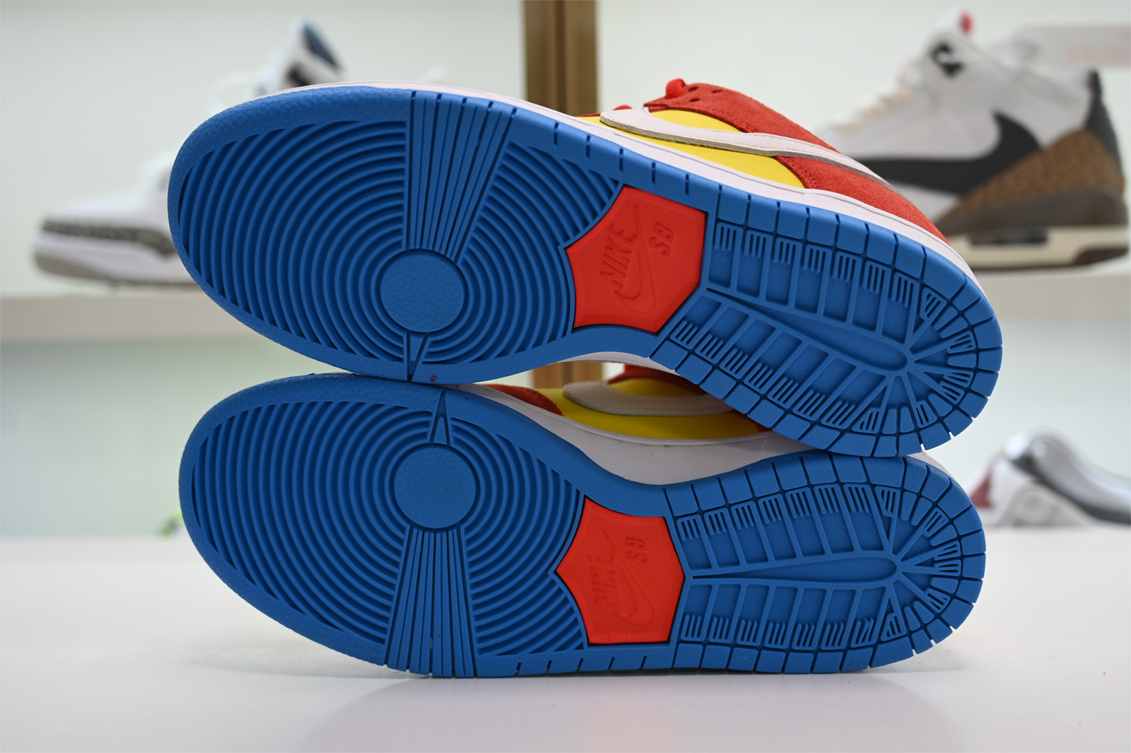 Nike SB Dunk Low “Bart Simpson”  BQ6817-602