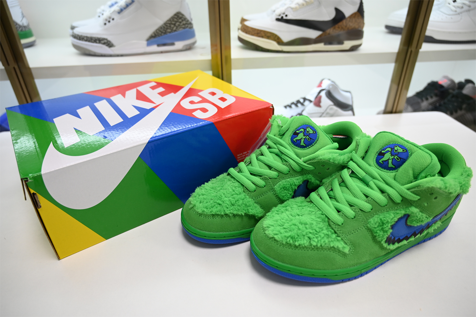 GRATEFUL DEAD X NIKE SB DUNK LOW “GREEN BEAR” CJ5378-300