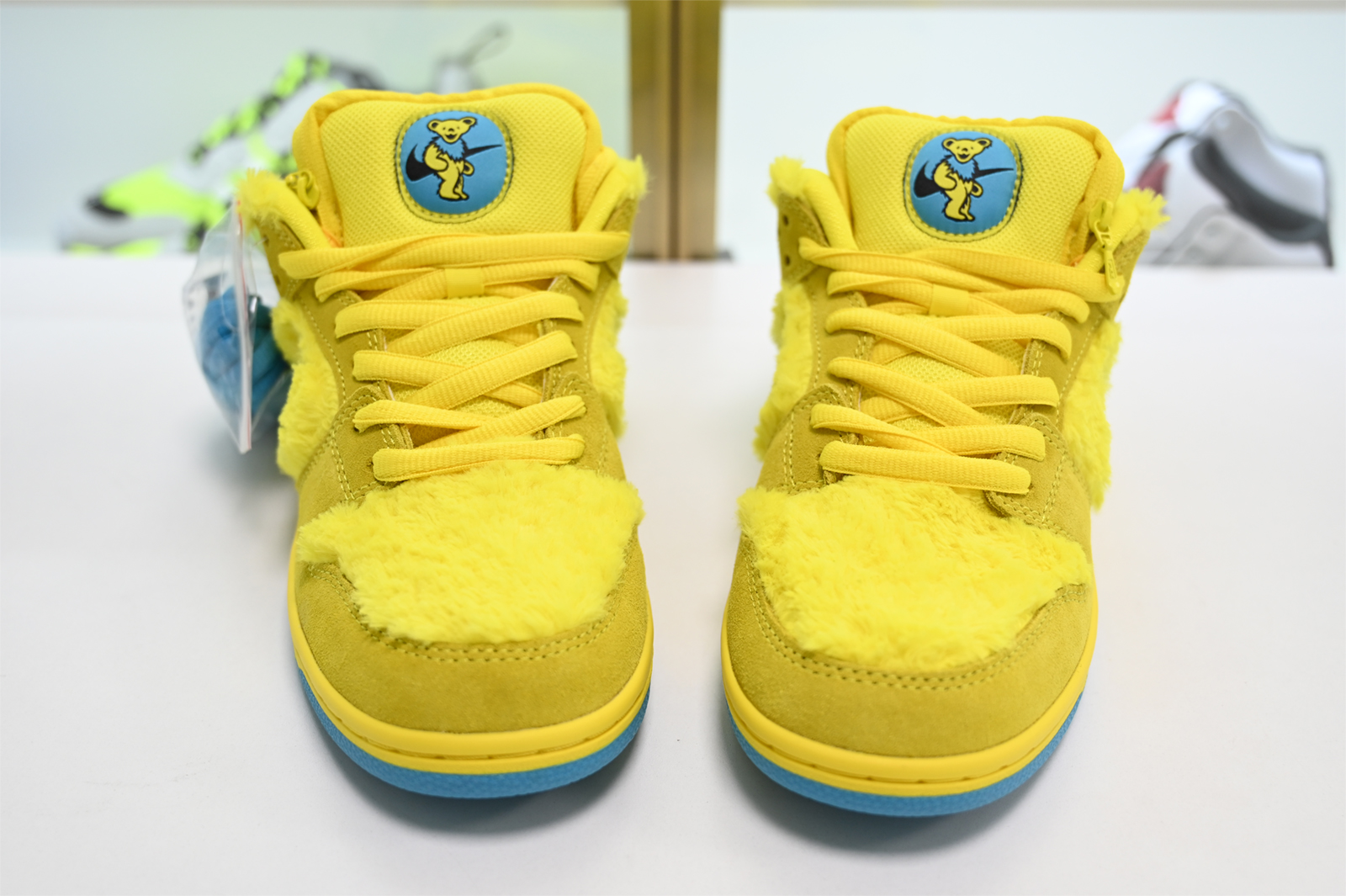 GRATEFUL DEAD X NIKE SB DUNK LOW “YELLOW BEAR” CJ5378-700