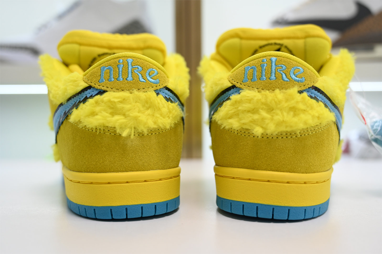 GRATEFUL DEAD X NIKE SB DUNK LOW “YELLOW BEAR” CJ5378-700