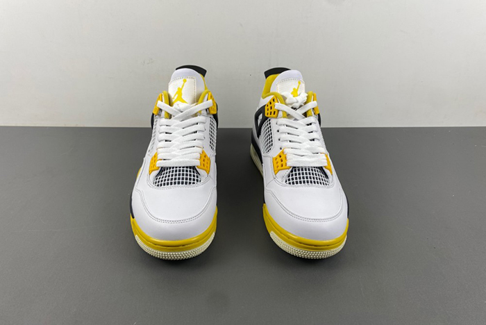 Air Jordan 4  ‘Vivid Sulfur‘ AQ9129-101