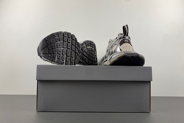 Ba*len*cia*ga 3xl extreme lace sneaker in brown/grey/beige 778698 w3xll 2097