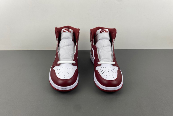 Air Jordan 1 High OG “Team Red” DZ5485-160
