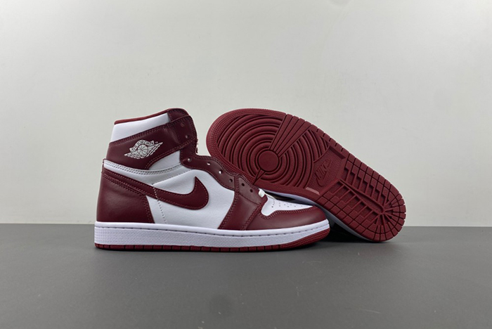 Air Jordan 1 High OG “Team Red” DZ5485-160