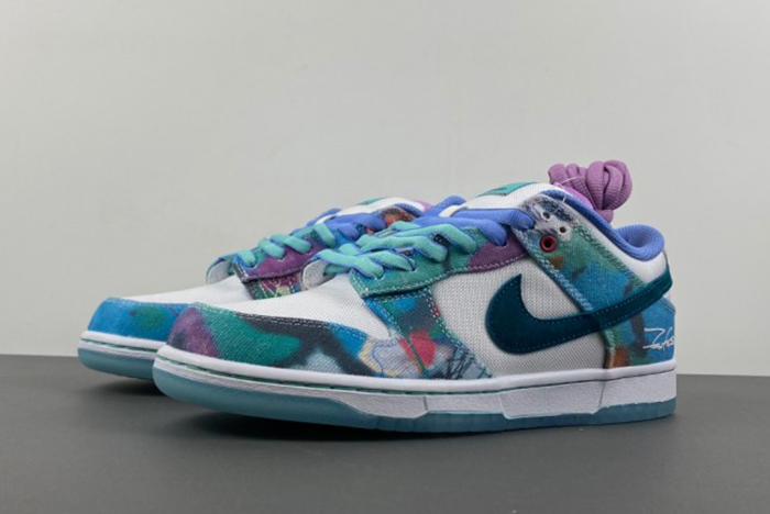 Futura Laboratories x Nike SB Dunk Low  HF6061-400