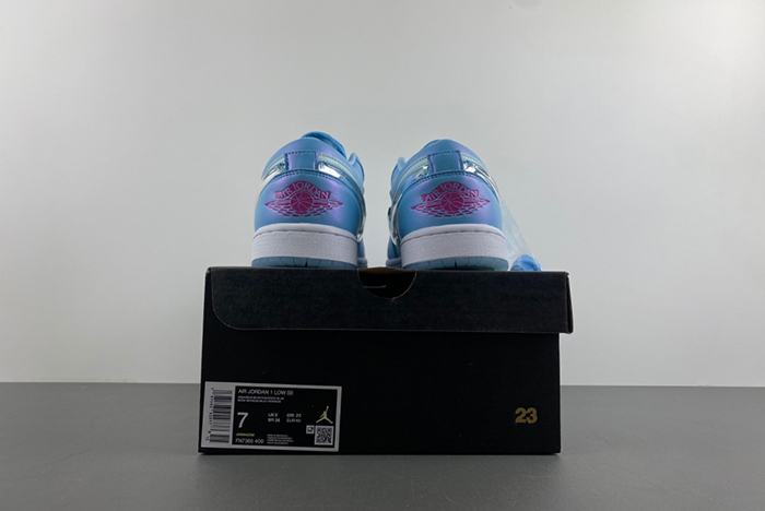 Jordan 1 Low SE Aquarius Blue FN7366-400