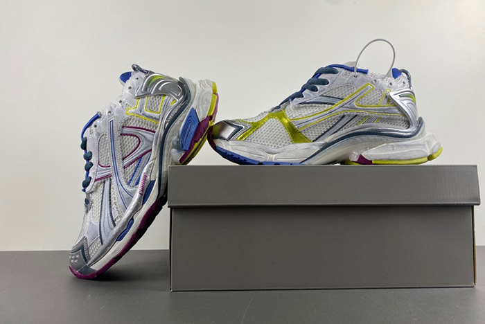 Ba*len*cia*ga runner sneaker  772774-w3rny-0328