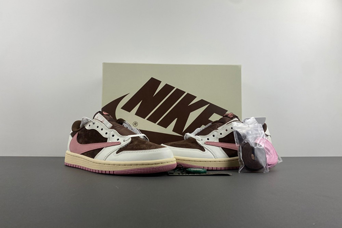 Travis Scott x Air Jordan 1 Low  DZ4137 -206