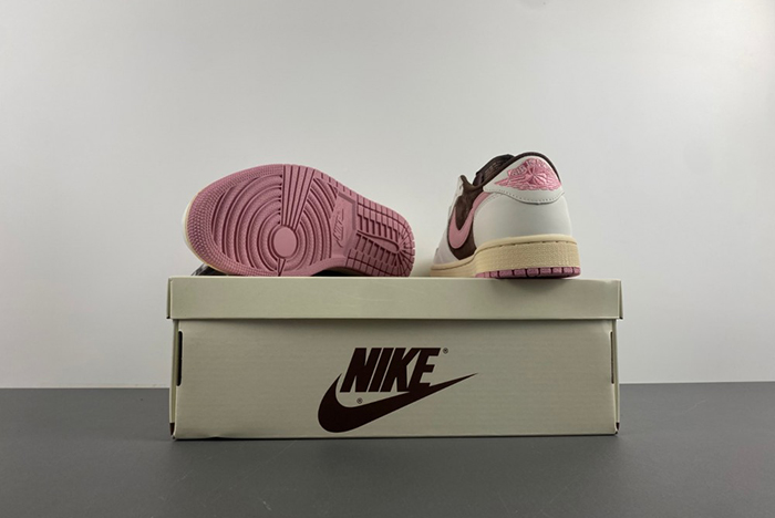 Travis Scott x Air Jordan 1 Low  DZ4137 -206