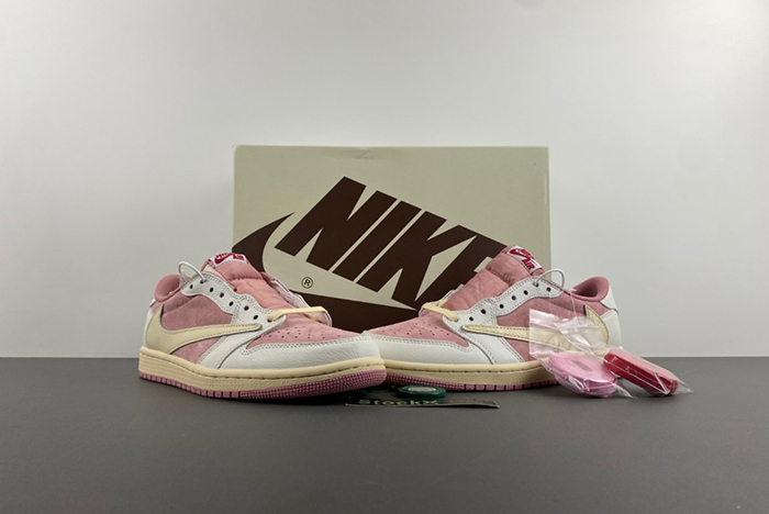 Travis Scott x Air Jordan 1 Low OG  DM7866-600