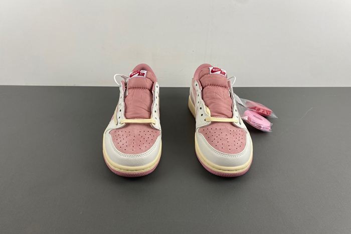 Travis Scott x Air Jordan 1 Low OG  DM7866-600