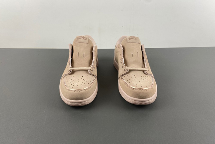 Travis Scott x Air Jordan 1  AO1935-204