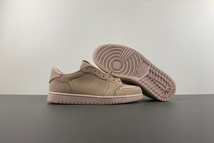 Travis Scott x Air Jordan 1  AO1935-204