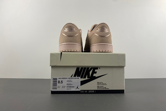Travis Scott x Air Jordan 1  AO1935-204
