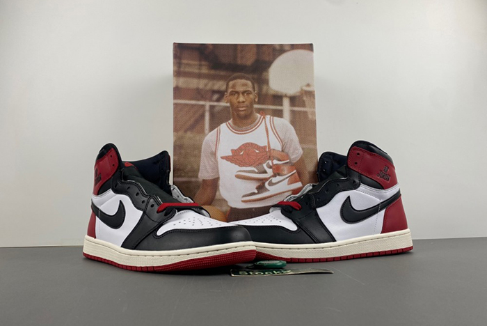 Air Jordan 1 High OG “Black Toe Reimagined”  DZ5485-106