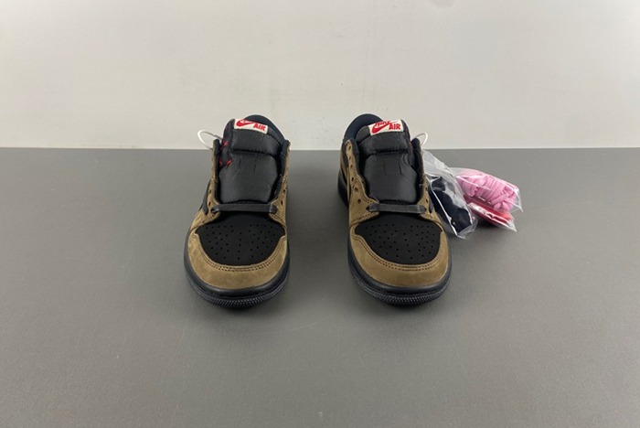 Travis Sco tt x Air Jordan 1 Low OG  DM7866-202