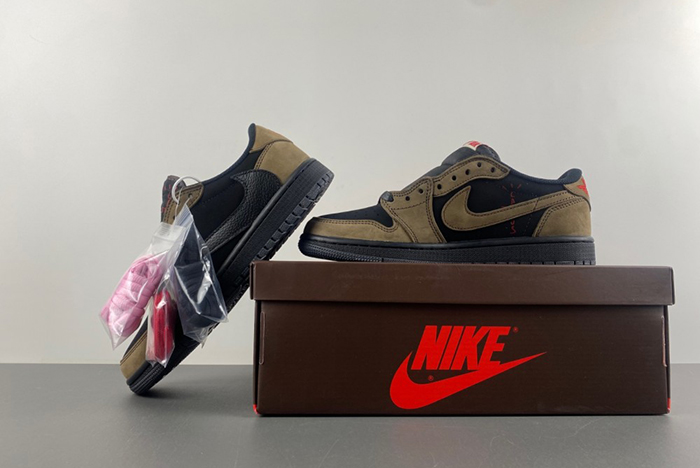 Travis Sco tt x Air Jordan 1 Low OG  DM7866-202