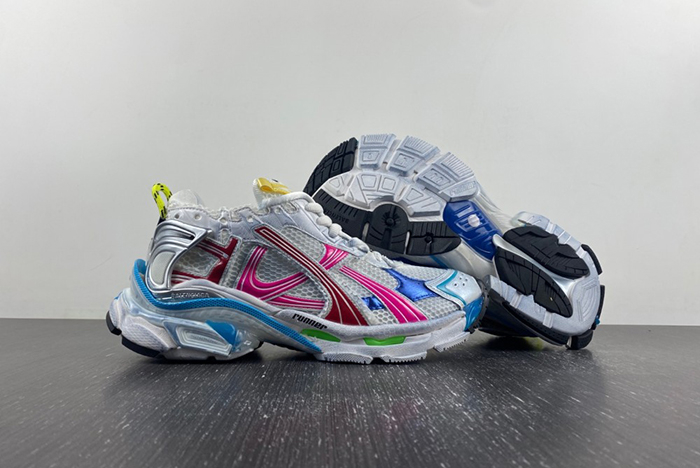 Ba*len*cia*ga runner sneaker 7.5  772774-w3rbw-9645