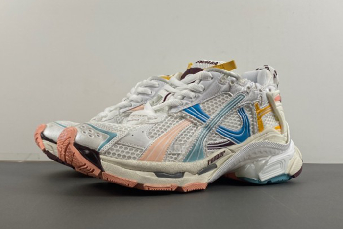 Ba*len*cia*ga runner sneaker 7.5   772774-w3rny-0326