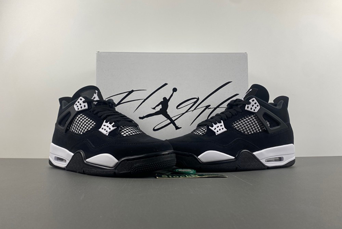 AIR JORDAN 4 RETRO 