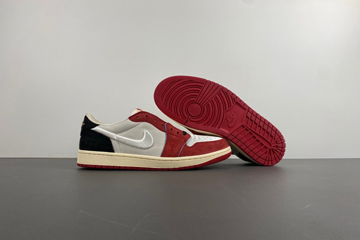 Trophy Room x Air Jordan 1 Low OG “Rookie Card: Home”  HV6157-100